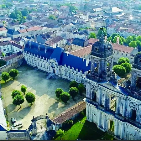 The Saint-Jean-dʼAngély